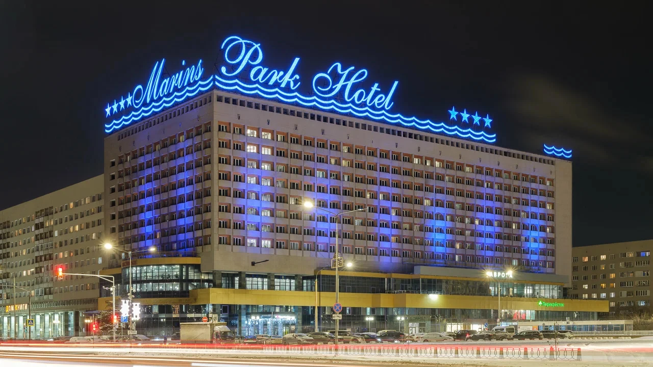 Постер площадки Маринс Парк Отель