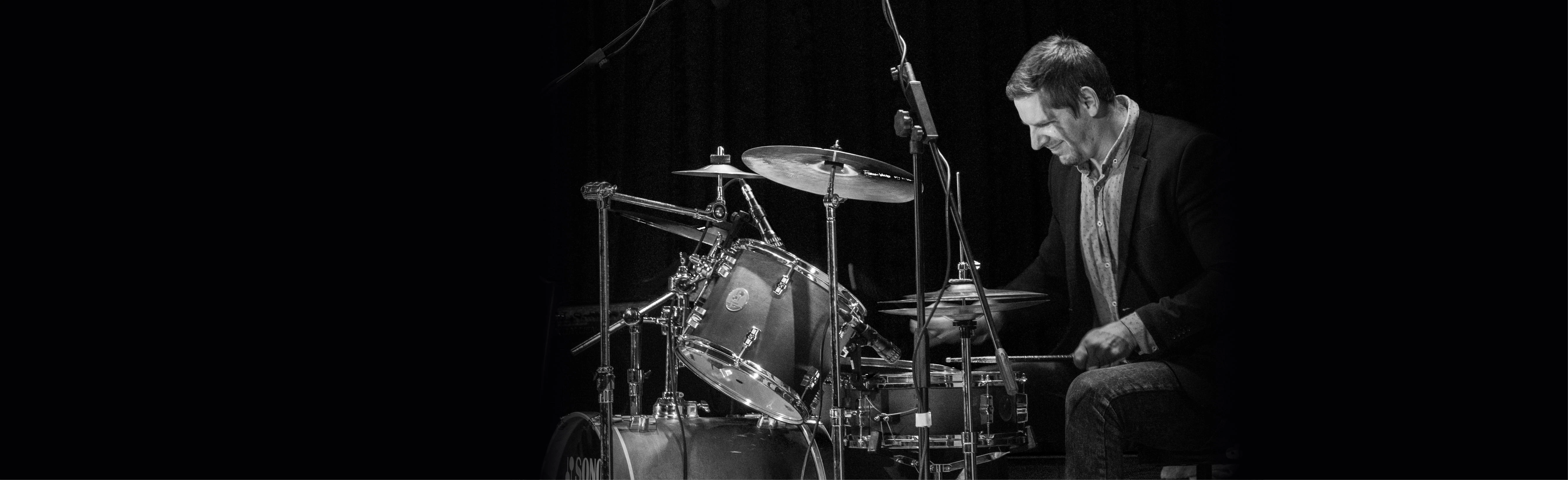 Постер Поющий барабанщик Евгений Суворов