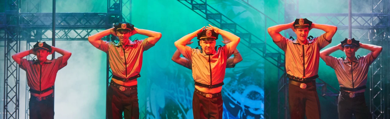 Постер Только для женщин в Новосибирске