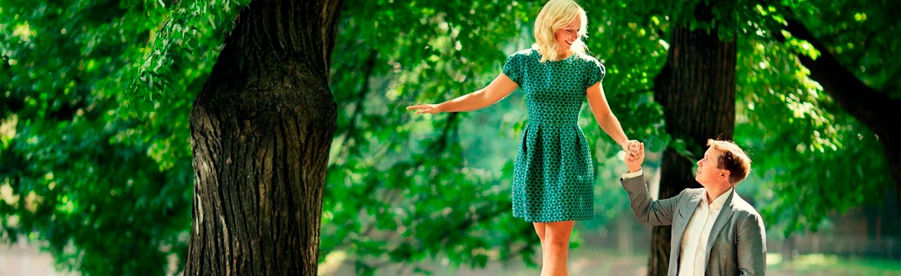 Постер Каждой девушке за 30 очень хочется влюбиться в Новосибирске