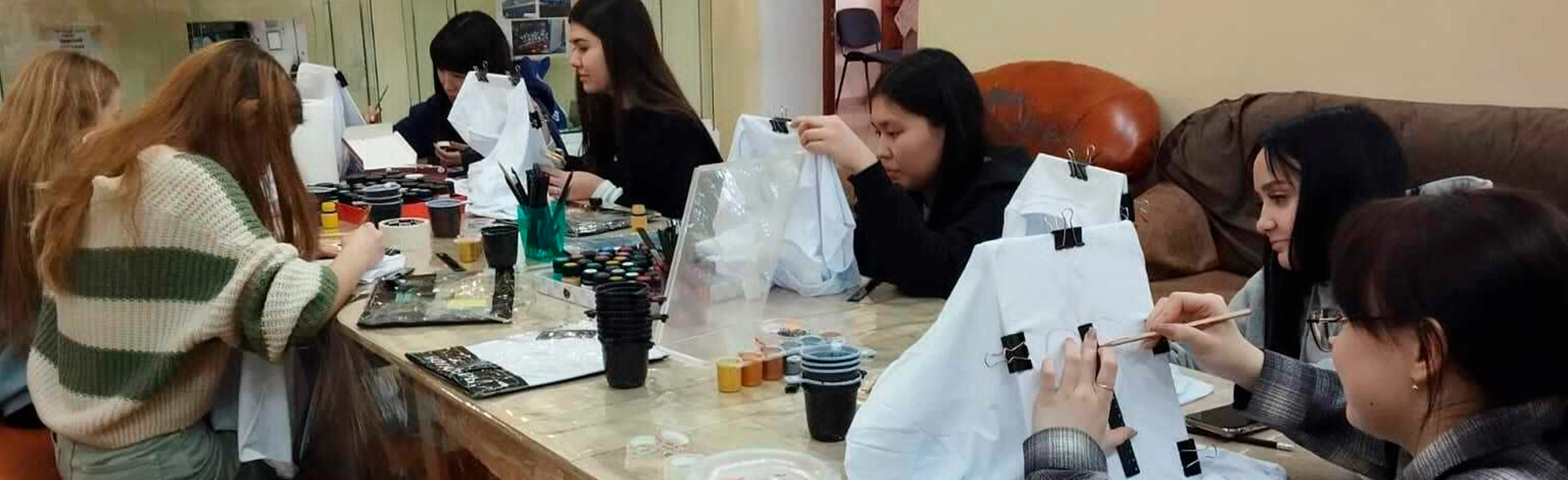 Постер Я нарисую целый мир в Оренбурге