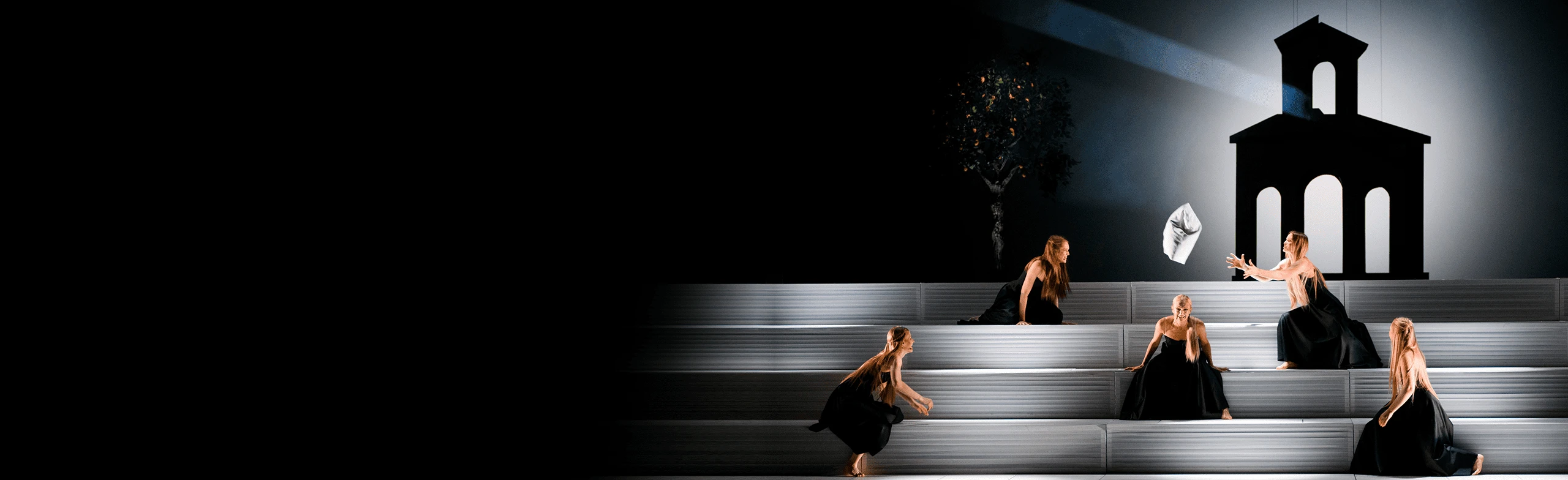 Постер Дом Бернарды Альбы