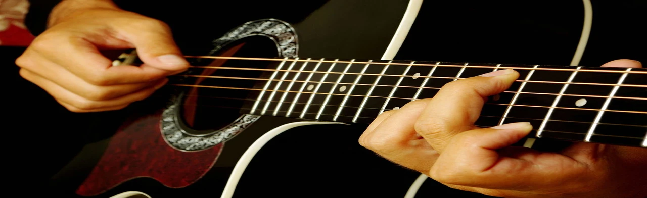 Постер Обучение игре на гитаре с нуля в Ростове-на-Дону