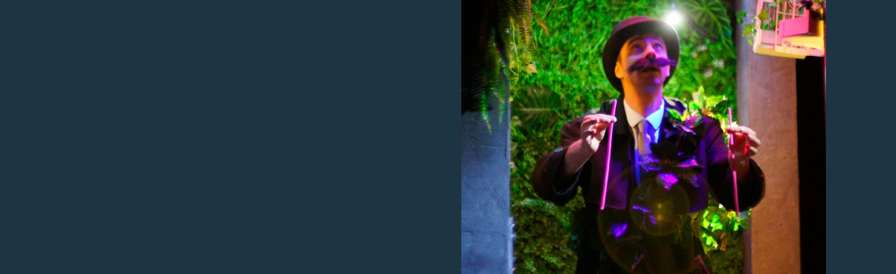 Постер Божественная драмедия с червячками