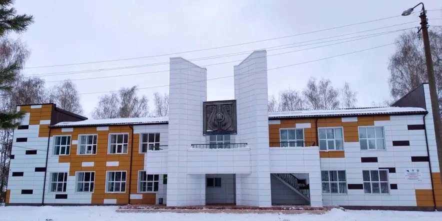 Постер Коммунарский сельский клуб