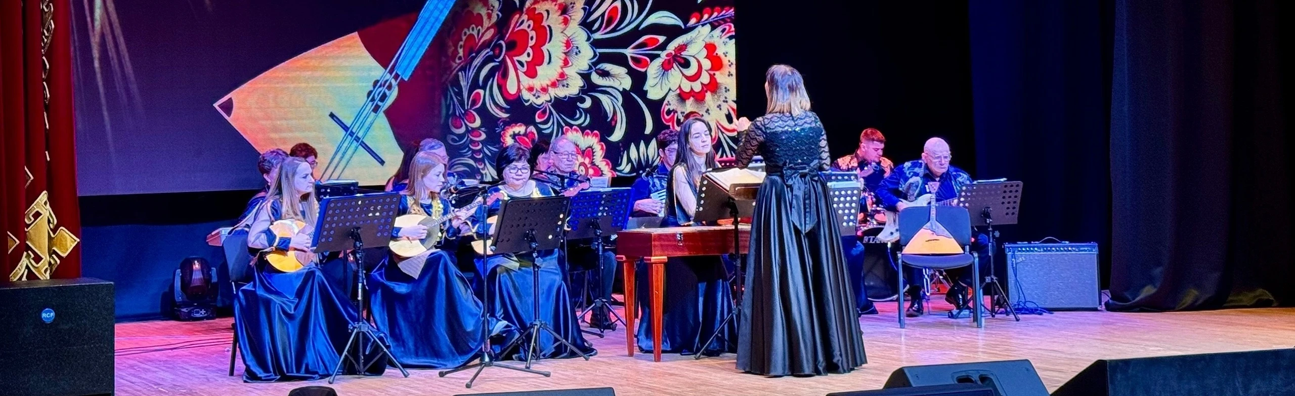 Постер Цикл музыкальных занятий «Диалоги с оркестром»