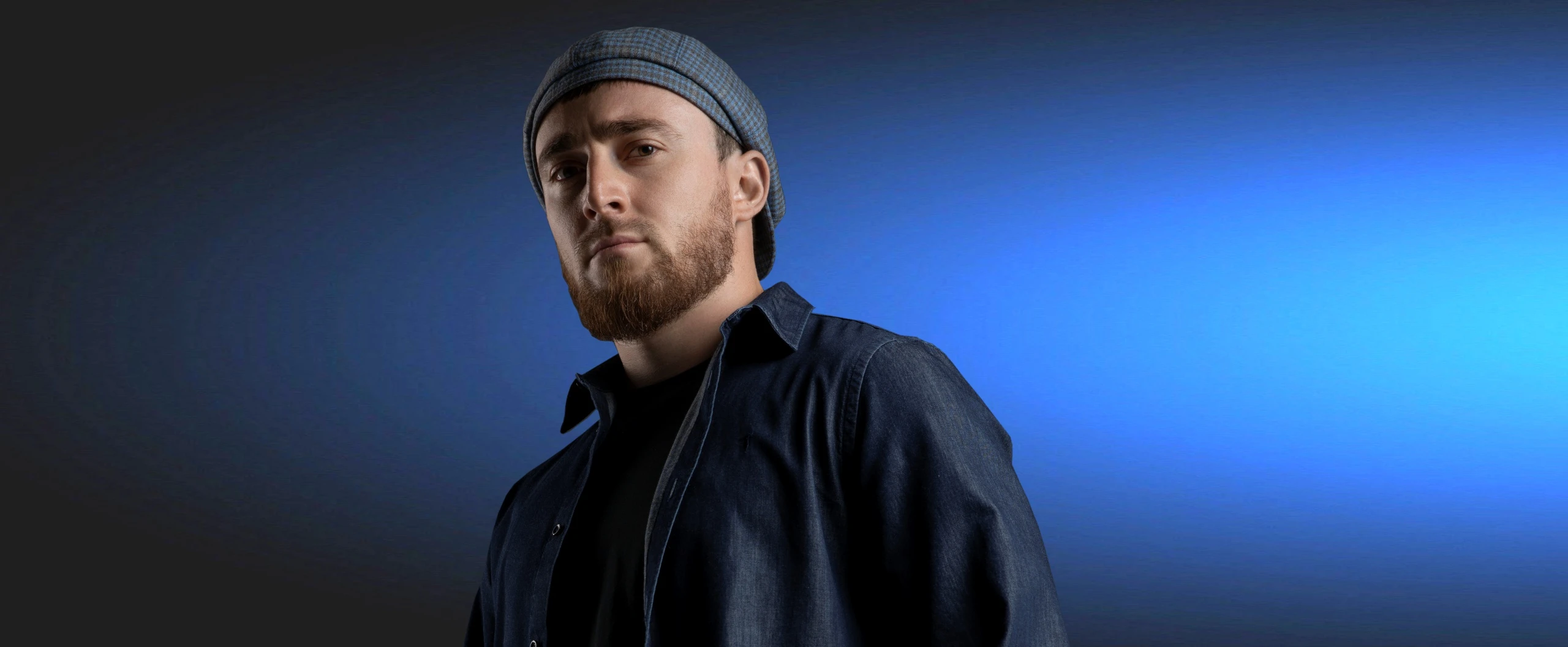 Постер Султан Лагучев в Саратове