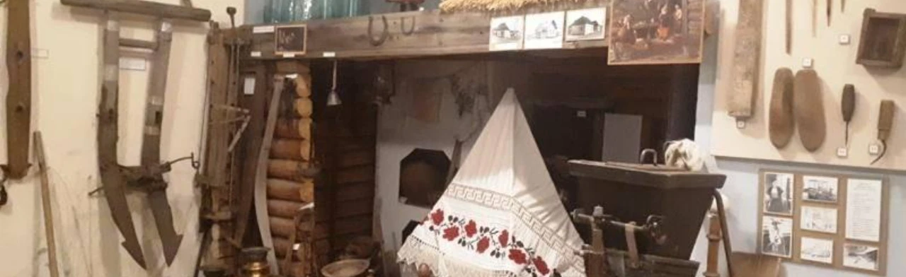 Постер Экспонаты рассказывают. Экскурсия в Саратове