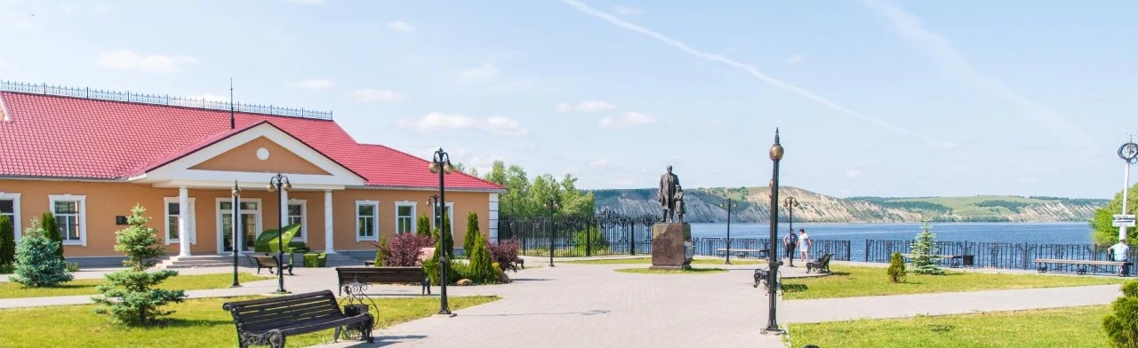 Постер Прогулки по Екатериненштадту. Пешеходная экскурсия в Саратове