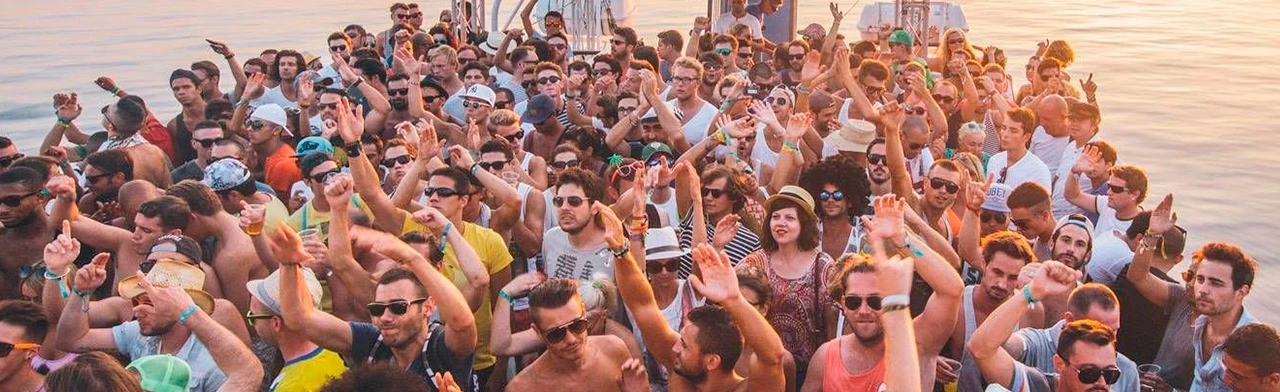 Постер Вечеринка дискотека 90-х на теплоходе Дагомыс