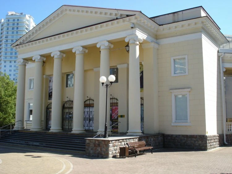 Постер Летний театр в парке им. Фрунзе