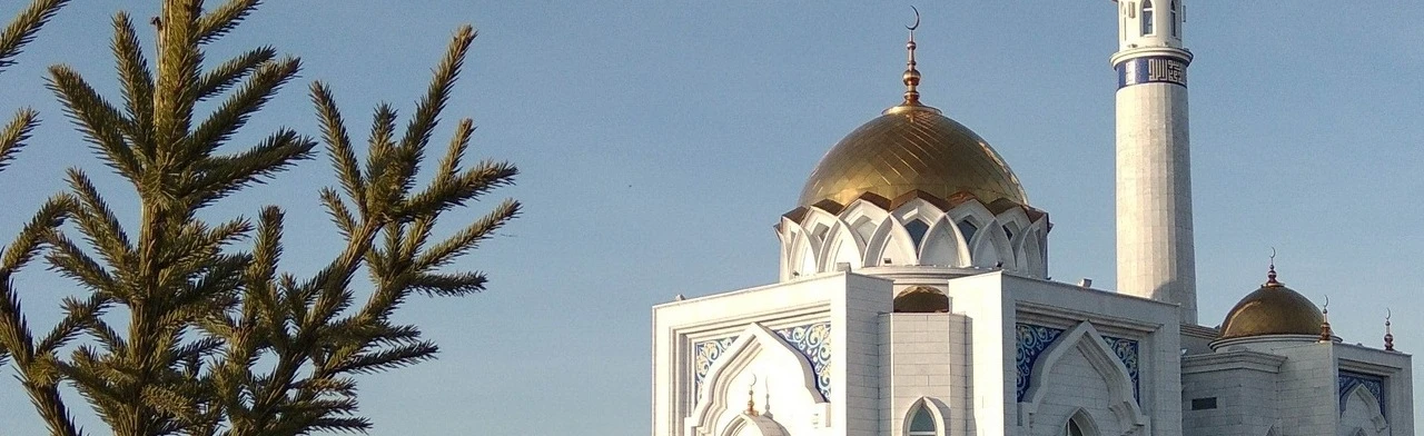 Постер Шихан Торатау и мечеть "Суфия" в Уфе