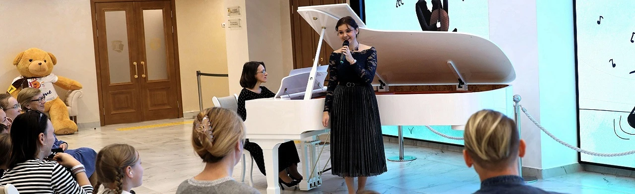 Постер Корзина с еловыми шишками в Ульяновске