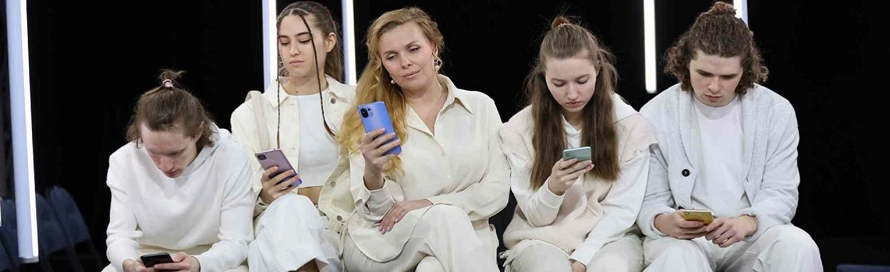 Постер Мама, я блогер