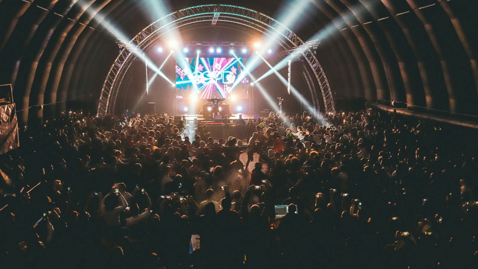 Постер Кроп Арена