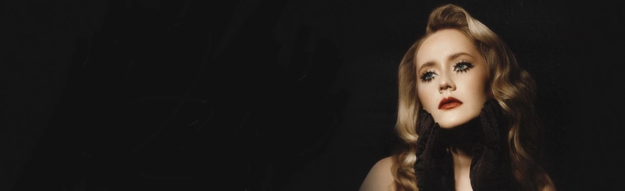 Постер Элли на маковом поле в Волгограде