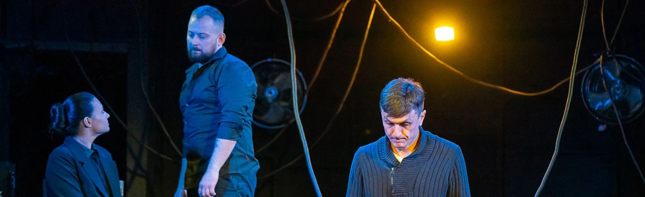 Постер Человек-подушка