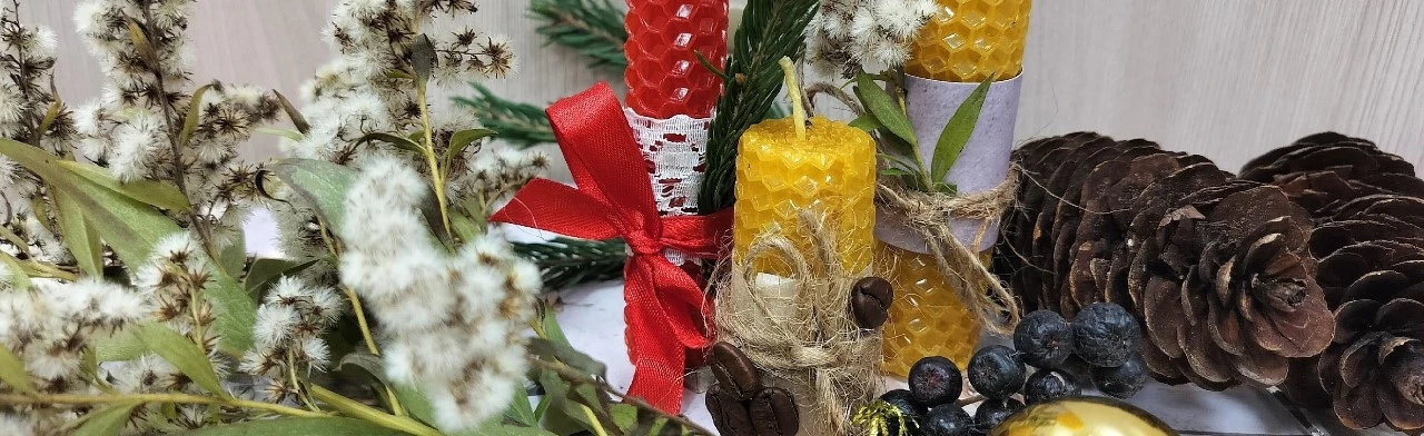 Постер Новогодние свечи из вощины. Мастер-класс в Ярославле